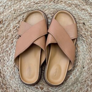 Clarks Women's Tan Cross Strap Sandals